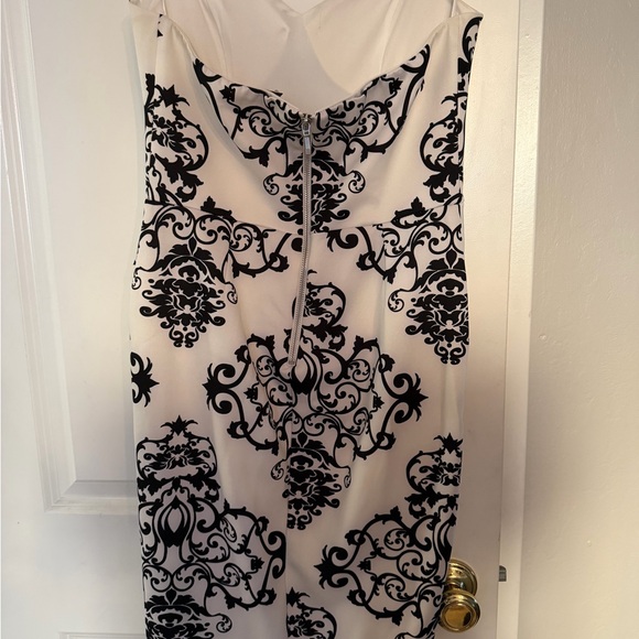B Darlin Chic Strapless Sheath Black and White Dress with pockets - Picture 2 of 3